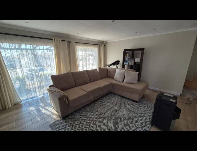 3 BEDROOM TOWNHOUSE FOR SALE IN AMANDASIG